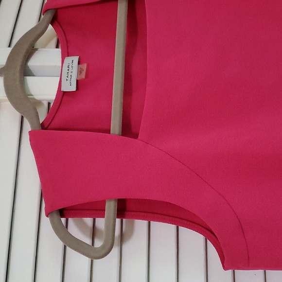 5/$25 - Tahari sleeveless top - sz. 6 - Picture 3 of 7